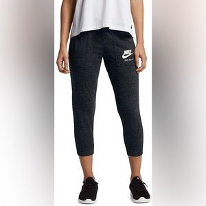 Nike Crop Joggers Pants